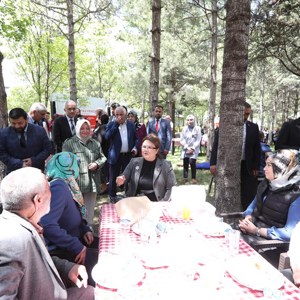 Aile ve Sosyal Hizmetler Bakanımız Derya Yanık, Aile Haftası Kapsamında Düzenlenen Pikniğe Katıldı - fotoğraf 2