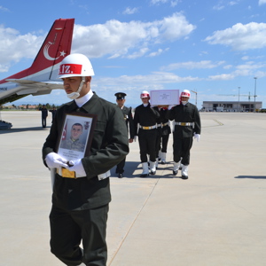MALATYA ŞEHİDİNİ TEKBİRLERLE UĞURLADI - fotoğraf 4