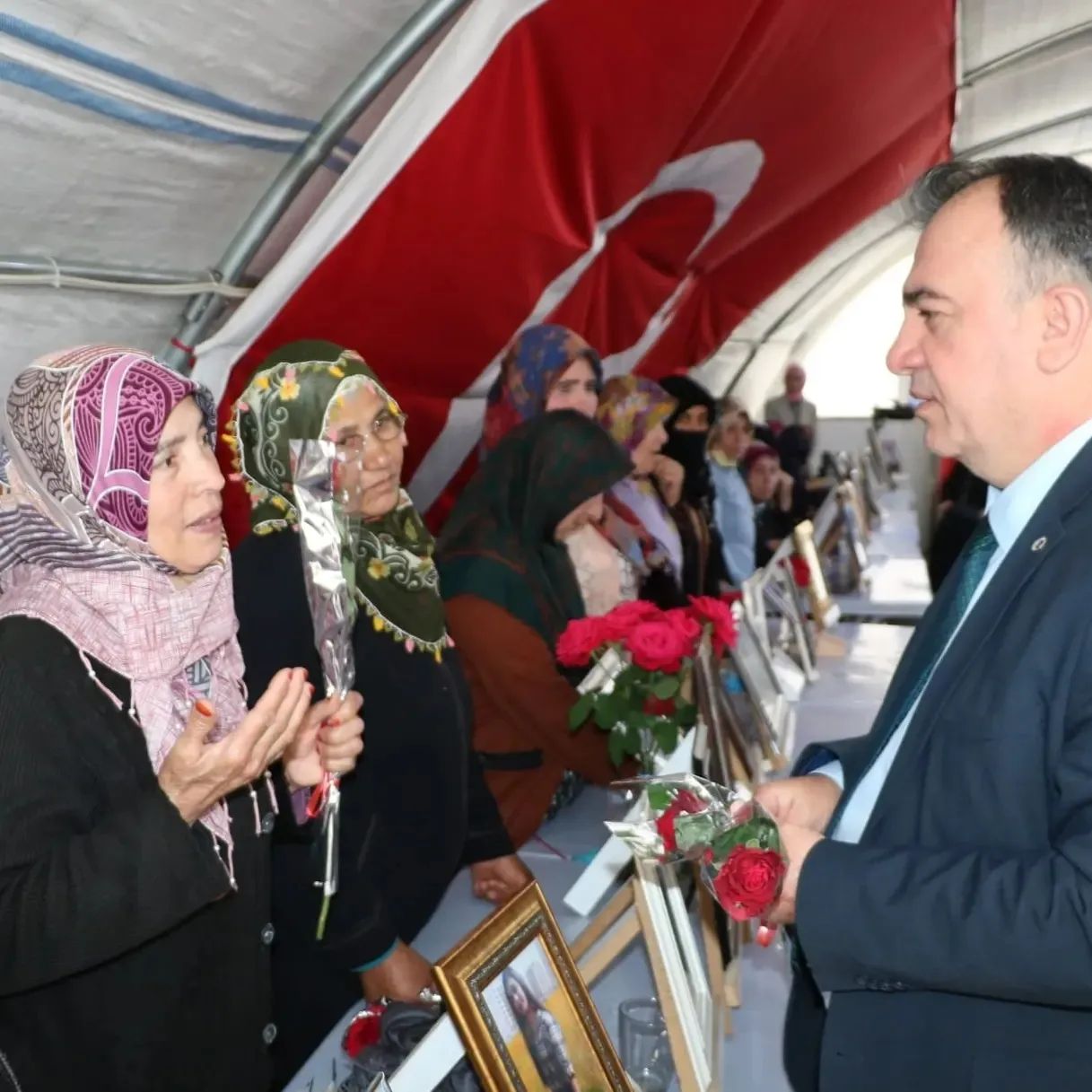 İl Müdürümüz Sn. Muzaffer AKÇAM'dan Anneler Gününde Diyarbakır Annelerine Ziyaret