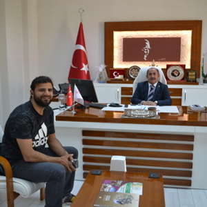 DÜNYA ŞAMPİYONU MİLLİ TEKVANDOCU OSMAN GEÇİT, İL MÜDÜRÜMÜZ İLE BİR ARAYA GELDİ - fotoğraf 2