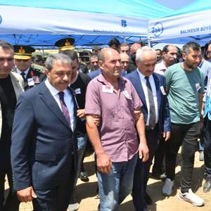 ŞEHİT JANDARMA UZMAN ÇAVUŞ ERCAN ÖZCAN BALIKESİR'DE TOPRAĞA VERİLDİ - fotoğraf 1