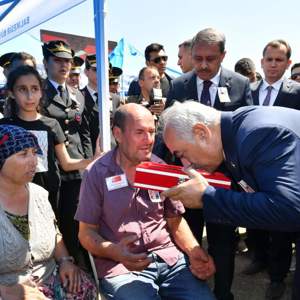 ŞEHİT JANDARMA UZMAN ÇAVUŞ ERCAN ÖZCAN BALIKESİR'DE TOPRAĞA VERİLDİ - fotoğraf 4