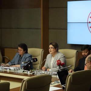 Aile ve Sosyal Hizmetler Bakanımız Derya Yanık, TBMM Dijital Mecralar Komisyonu Toplantısına Katıldı - fotoğraf 3