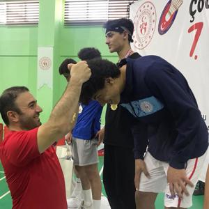 Badminton Championship Medals Found Their Owners - fotoğraf 3