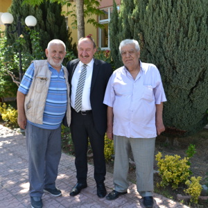 AK PARTİ MALATYA MİLLETVEKİLİ VE MKYK ÜYESİ BÜLENT TÜFENKÇİ, BABALAR GÜNÜ MÜNASEBETİYLE HUZUREVİ SAKİNLERİNİ ZİYARET ETTİ - fotoğraf 3