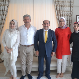 İL MÜDÜRÜMÜZ KORUYUCU AİLELERİMİZİ EVLERİNDE ZİYARET ETTİ - fotoğraf 1