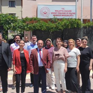 İL MÜDÜRÜMÜZ ŞİDDET ÖNLEME VE İZLEME MERKEZİNİ ZİYARET ETTİ - fotoğraf 1