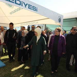Emine Erdoğan Hanımefendi ve Bakanımız Derya Yanık Koruyucu Aile Günü Şenliğine Katıldı - fotoğraf 3
