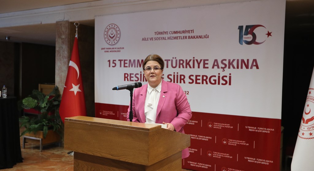 Bakanımız Derya Yanık "15 Temmuz Türkiye Aşkına Resim ve Şiir Sergisi"nin Açılışını Yaptı