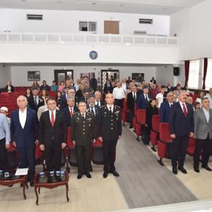 İl Müdürümüz Mahmut ÖZDEMİR, Kıbrıs Barış Harekatı'nın 45. Yılı Anma Programına Katıldı - fotoğraf 2