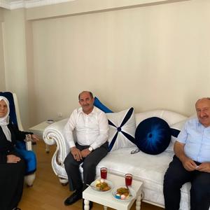 İL MÜDÜRÜMÜZ HACDAN DÖNEN ŞEHİT AİLELERİNİ ZİYARET ETTİ - fotoğraf 3