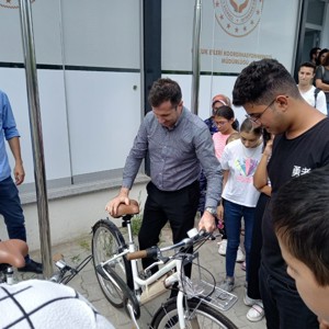 Çocuk Evleri Koordinasyon Merkezimizdeki Çocuklarımıza Bisiklet Hediye Edildi - fotoğraf 3