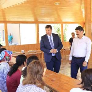 İl Müdür Vekilimiz Serdar Demirci, Engelsiz Yaşam, Bakım ve Rehabilitasyon Merkezimizde özel gereksinimli bireylerimizle öğle yemeğinde bir araya geldi. - fotoğraf 2