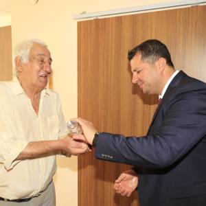 İl Müdürümüz Serdar Demirci, Kemah Huzurevi sakinlerimizi ziyaret etti. - fotoğraf 1