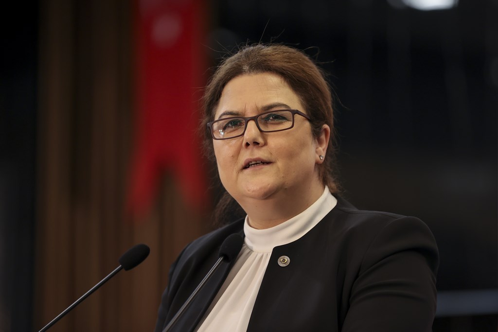  Bakanımız Derya Yanık: “Türkiye Aile Destek Programında bugüne kadar 427,9 milyon TL ödeme gerçekleştirdik”