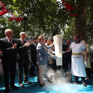 Our Minister Derya Yanık Attended the "Ailemizin Çınarları Festival" in Andırın - fotoğraf 3