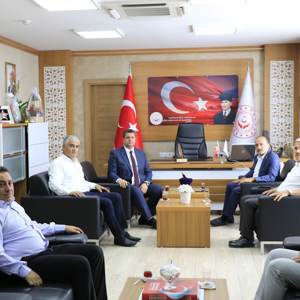 Öz- Sağlık İş Sendikası Genel Başkanından İl Müdürümüz Serdar DEMİRCİ’ye ziyaret. - fotoğraf 1