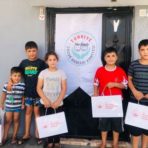 İl Müdürlüğümüz Çocuk Hakları Koordinatörlüğü, komite üyesi yabancı uyruklu çocuklarımızı ziyaret etti.Tüm çocuklarımıza yeni eğitim ve öğretim yılında başarılar dileriz. - fotoğraf 1