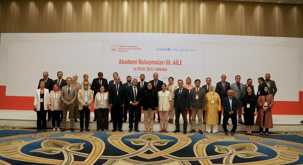 Bakanımız Derya Yanık Aile Temasıyla Üçüncüsü Gerçekleştirilen Akademi Buluşmaları Toplantısına Başkanlık Etti