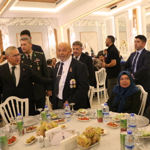 "Şehit Nurlanmış; Gazi Onurlanmış Askerdir." - fotoğraf 13
