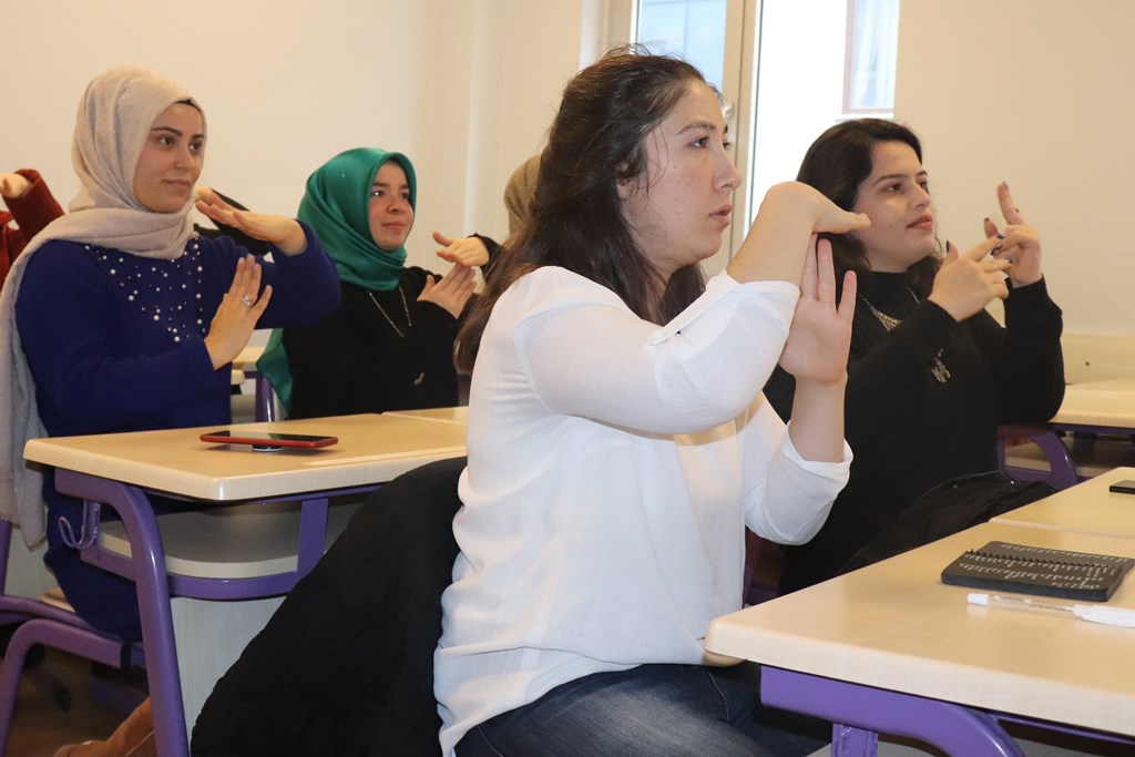 More than 4 Million Access to the Ministry's Current Turkish Sign Language Dictionary from 150 Countries