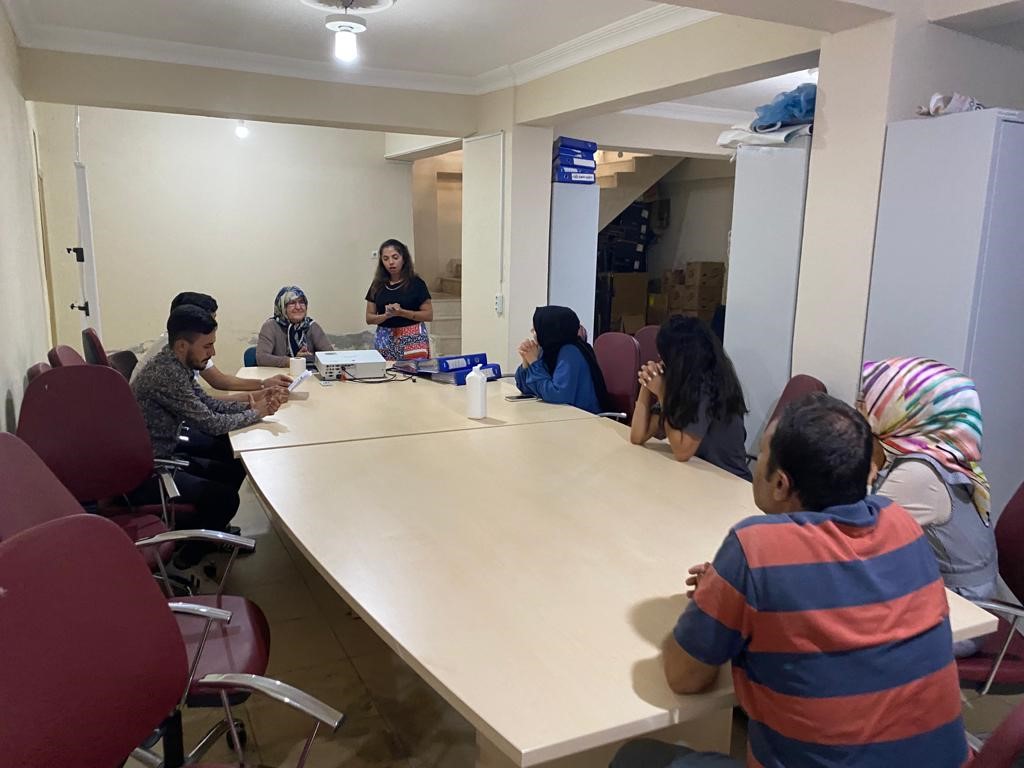 Kırıkhan Sosyal Hizmet Merkezinden hizmet alan vatandaşlarımıza ‘’Çocuk Yetiştirmede Güncel Konular’’ semineri verildi.