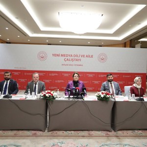 Bakanımız Derya Yanık Yeni Medya Dili ve Aile Çalıştayı'na Katıldı - fotoğraf 3