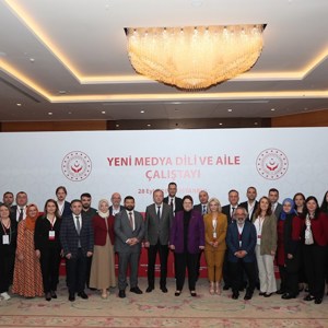 Bakanımız Derya Yanık Yeni Medya Dili ve Aile Çalıştayı'na Katıldı - fotoğraf 3