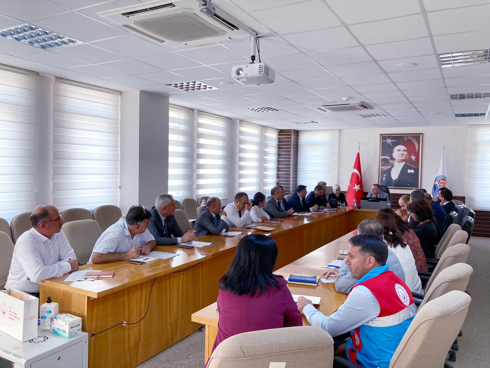 İl müdürümüz başkanlığında,ilimiz SYVD ve SHM müdürlerimizin katılımıyla Ulusal Hane Ziyaretleri Eylül ayı değerlendirme ve Ekim ayı planlama toplantısı düzenlendi.  - fotoğraf 1
