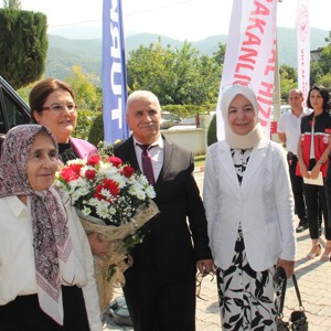 Bakanımız Sayın Derya Yanık Özden Huzurevinde "Dijital Bahar Odası" açılışına katıldı - fotoğraf 1