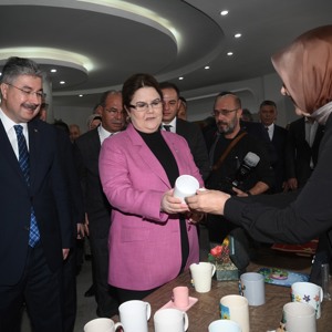 Bakanımız Sayın Derya Yanık Özden Huzurevinde "Dijital Bahar Odası" açılışına katıldı - fotoğraf 9
