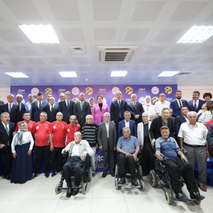 Bakanımız Derya Yanık Osmaniye'de "Dijital Bahar Odası"nın açılışını yaptı - fotoğraf 4