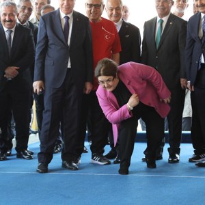 Our Minister Derya Yanık Attended the Opening of the "Digital Spring Room" in Osmaniye - fotoğraf 2