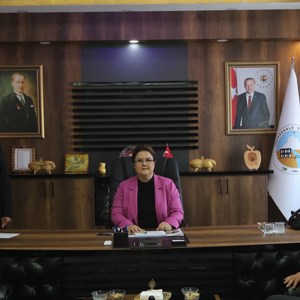 Bakanımız Derya Yanık Osmaniye'de "Dijital Bahar Odası"nın Açılışını Yaptı - fotoğraf 2