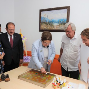 Bakanımız Derya Yanık Mersin'de Gündüzlü Bakım ve Aktif Yaşam Merkezi’nin Açılışını Yaptı - fotoğraf 3