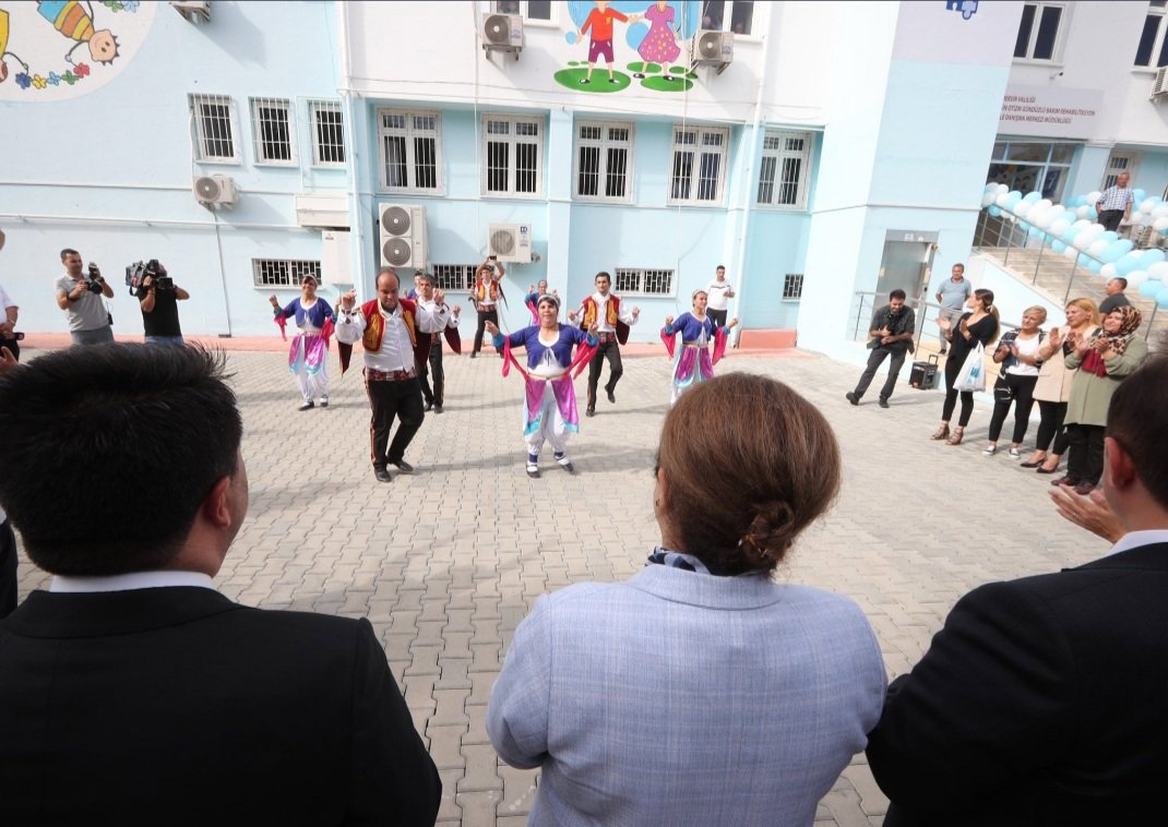 Bakanımız Sn. Derya YANIK, Mersin Otizm Gündüzlü Bakım Rehabilitasyon Ve Aile Danışma Merkezi'mizi ziyaret etti. - fotoğraf 4
