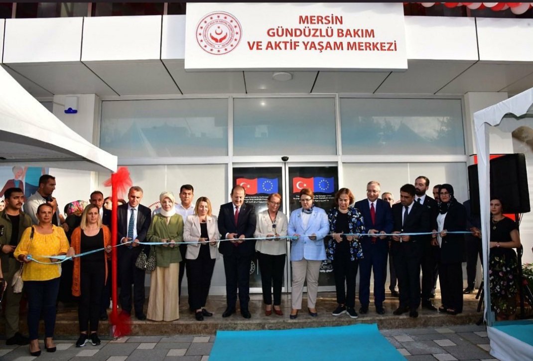 Bakanımız Sn.Derya YANIK'ın teşrifleriyle,Valimiz Sn Ali Hamza PEHLİVAN'ın da katılımıyla Mersin Gündüzlü Bakım Ve Aktif Yaşam Merkezi'mizin açılışını gerçekleştirdik. - fotoğraf 1