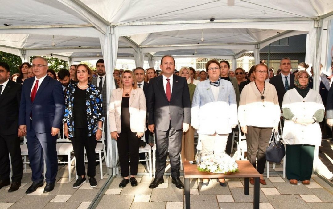 Bakanımız Sn.Derya YANIK'ın teşrifleriyle,Valimiz Sn Ali Hamza PEHLİVAN'ın da katılımıyla Mersin Gündüzlü Bakım Ve Aktif Yaşam Merkezi'mizin açılışını gerçekleştirdik. - fotoğraf 2