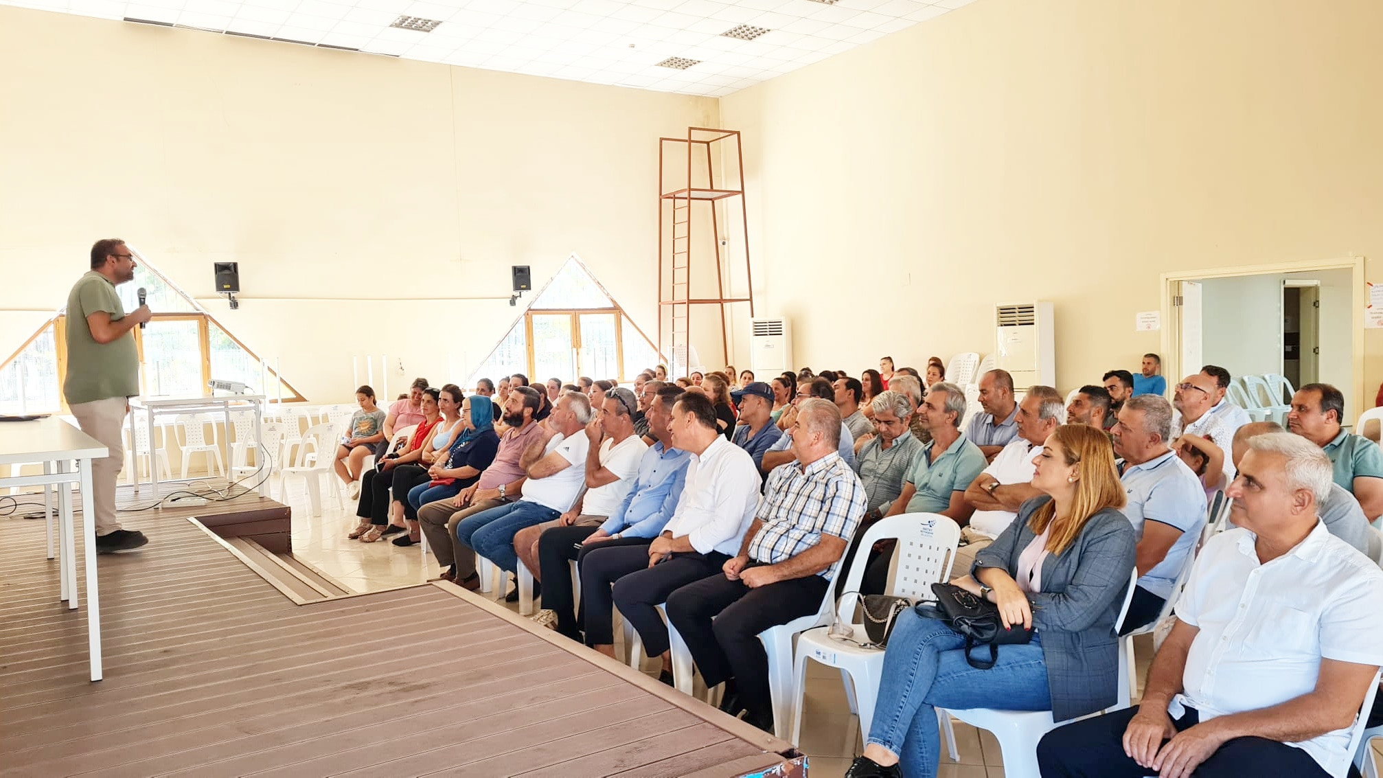 İskenderun Sosyal Hizmet Merkezi tarafından Arsuz Belediyesi Gözcüler Çok Amaçlı Salonda ‘’Evlilik Öncesi Eğitim ve Aile İçi İletişim’’ Konulu Seminer Verildi.