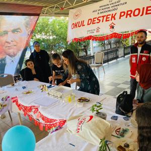 11 Ekim Dünya Kız Çocukları Günü'nde Erdemli SHM, Kaymakam ve kurum müdürlerinin katılımı, Kızılay işbirliğiyle Okul Destek Projesinden yararlanan çocuklarımız ile etkinlikte  biraraya gelerek çocuklarımıza çeşitli hediyeler takdim ettiler. - fotoğraf 5