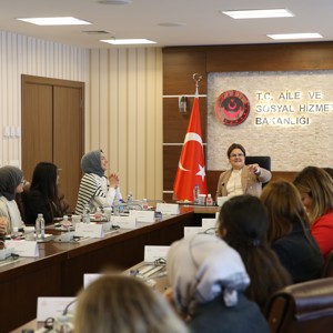 Bakanımız Derya Yanık Kız Çocuklarını Ağırladı - fotoğraf 1