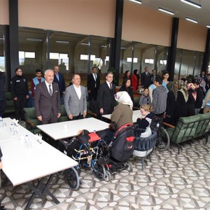 Özel Bireyler Atlı Terapi Merkezinde Proje Kapanış Töreni Gerçekleştirildi  - fotoğraf 13