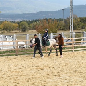 Özel Bireyler Atlı Terapi Merkezinde Proje Kapanış Töreni Gerçekleştirildi  - fotoğraf 8