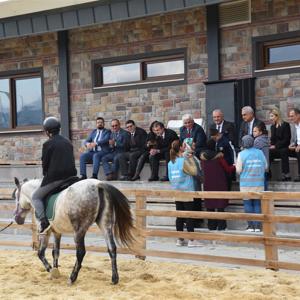Özel Bireyler Atlı Terapi Merkezinde Proje Kapanış Töreni Gerçekleştirildi  - fotoğraf 6