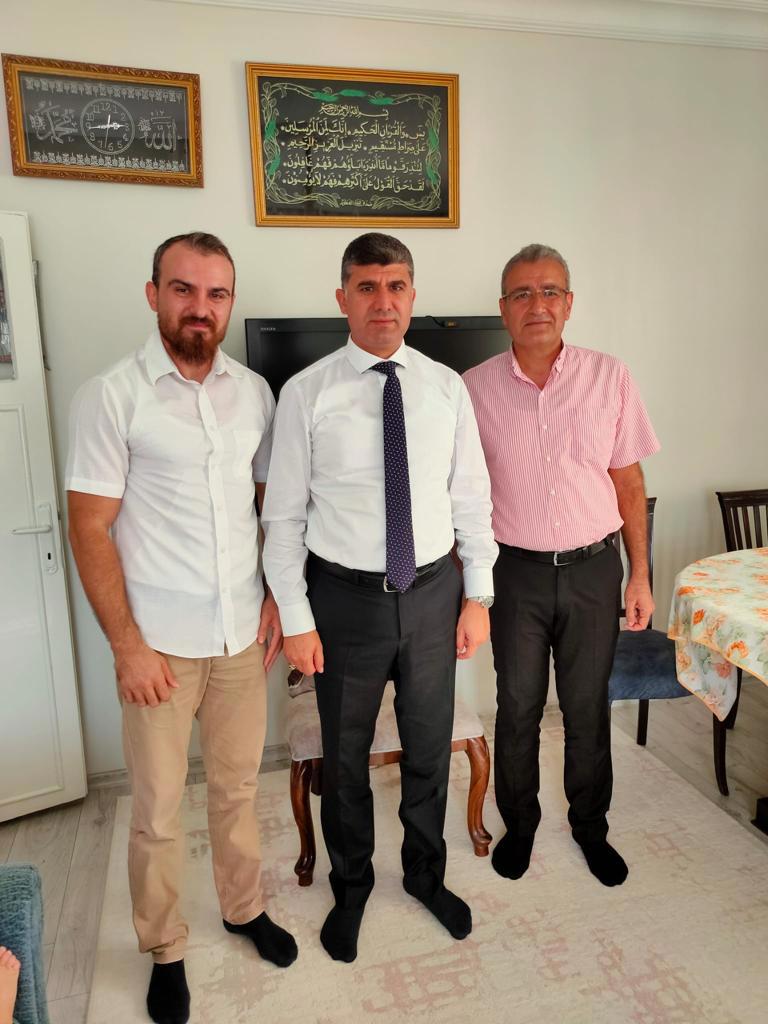 Akdeniz SHM, İlçe Kaymakamımızın da katılımı ile kahraman şehitlerimizin kıymetli ailelerini ziyaret ettiler. - fotoğraf 1