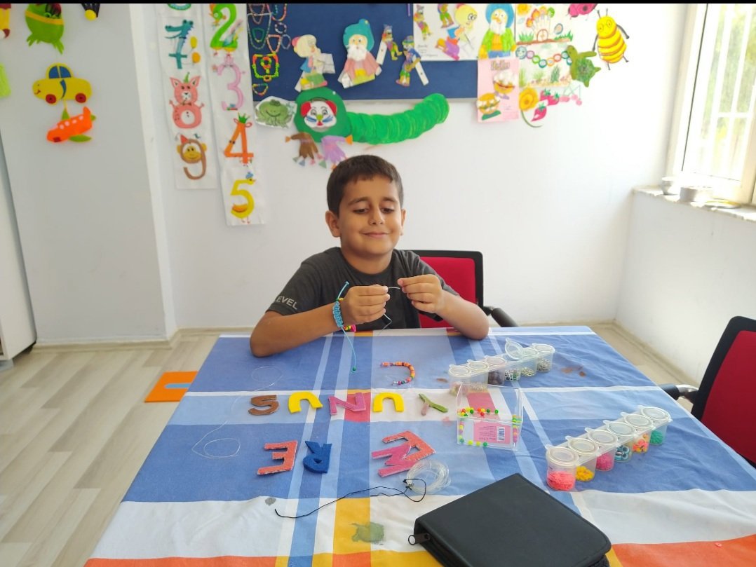  Mersin Otizm Gündüzlü Bakım Merkezi'mizle özel çocuklarımızın sosyalleşmelerini ve toplumsal gelişmelerini sağlayarak yetenek ve becerilerini geliştirmeleri için ihtiyaç duydukları eğitimi almalarını sağlıyoruz.  - fotoğraf 2