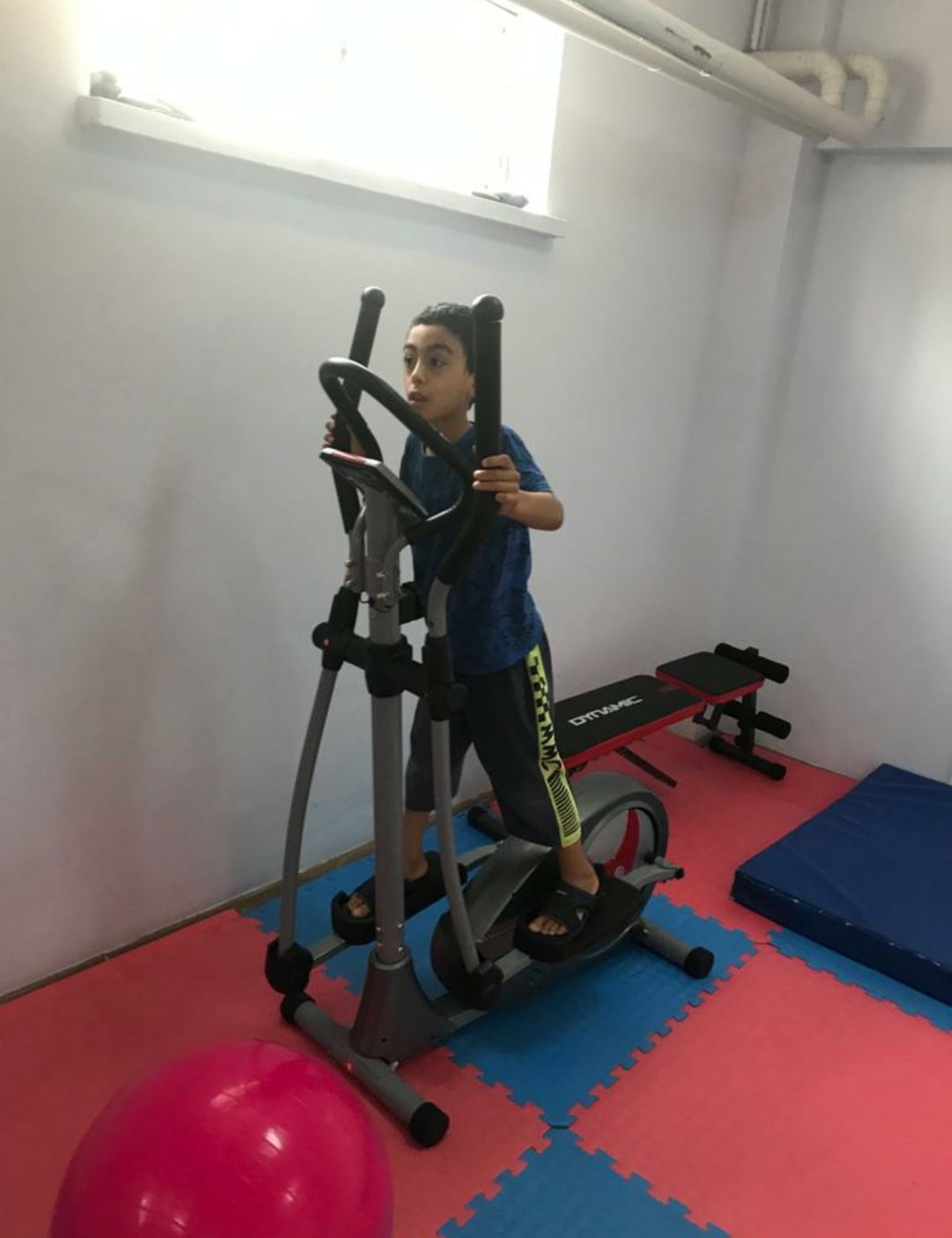  Mersin Otizm Gündüzlü Bakım Merkezi'mizle özel çocuklarımızın sosyalleşmelerini ve toplumsal gelişmelerini sağlayarak yetenek ve becerilerini geliştirmeleri için ihtiyaç duydukları eğitimi almalarını sağlıyoruz.  - fotoğraf 4