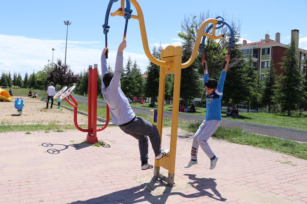 Bakanımız Yanık: “İhtiyaç sahibi ailelerimize çocukları için ekim ayında 349 milyon 452 bin TL tutarında SED ödemesi yaptık”