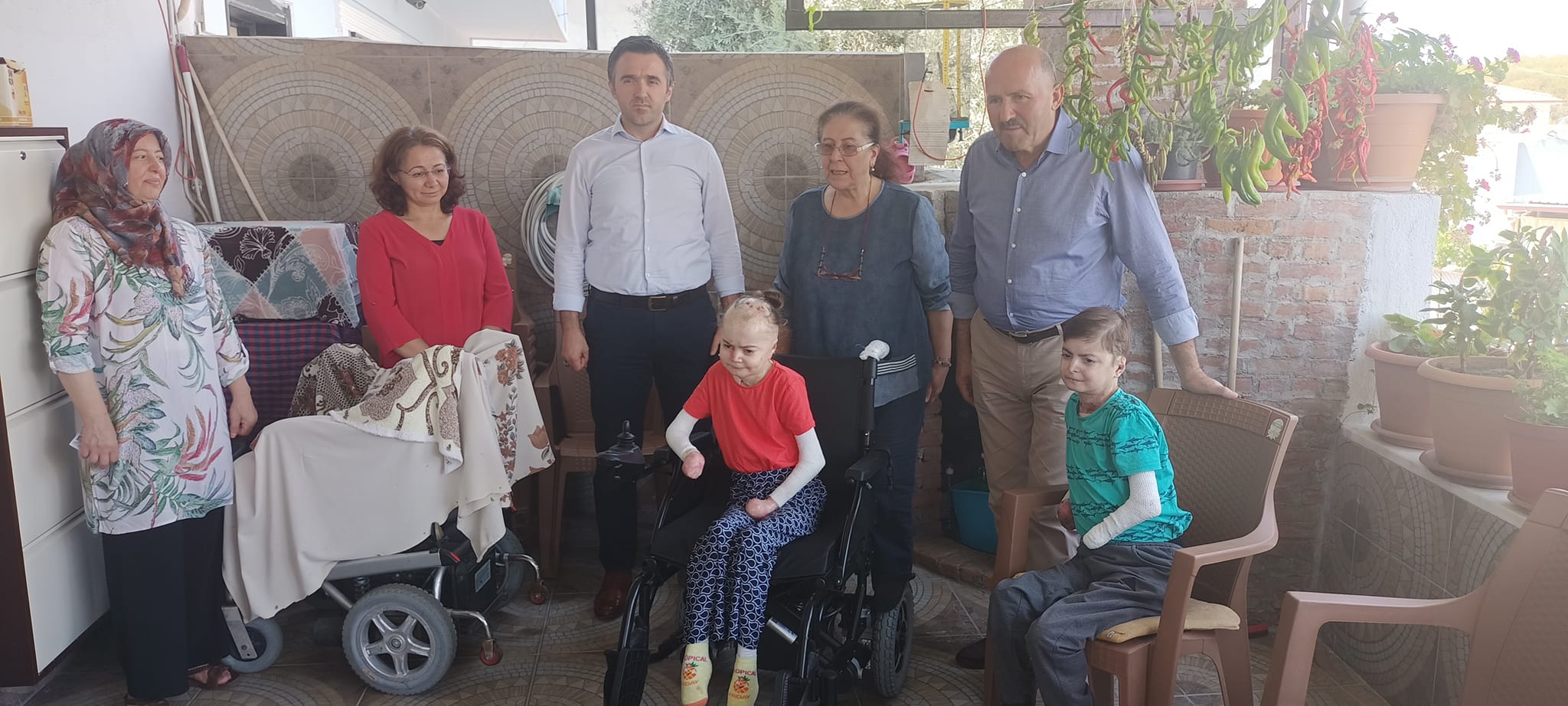 İl Müdürümüz Ömer Turan Kuyucak ve Karacasu ilçesinde Sosyal Ekonomik Destek Hizmeti ve Kurum bakımına ihtiyaç duyulan haneleri ziyaret etti