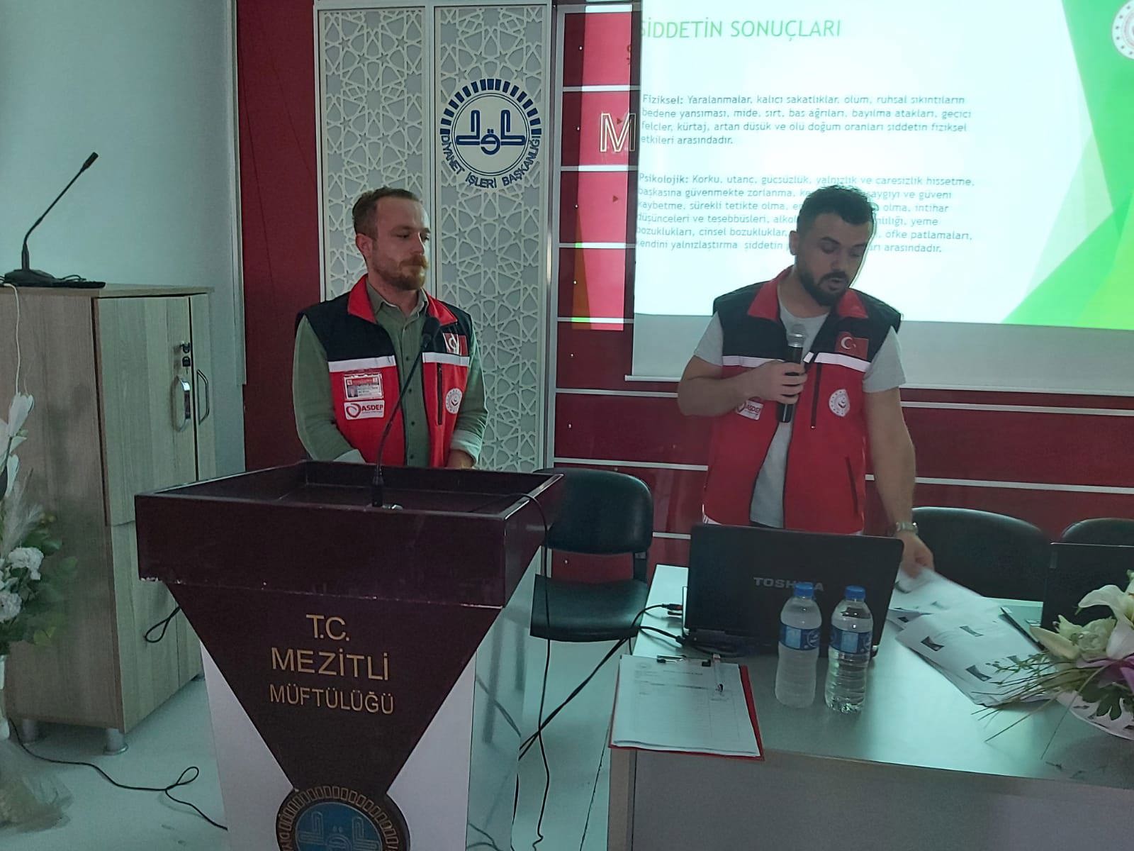 Mezitli SHM, "Kadına Yönelik Şiddetle Mücadele 5 Milyon Erkeğe Farkındalık Eğitimleri" kapsamında Mezitli Müftülüğü camii imamlarına eğitim düzenledi. #KadınaElKalkamaz  - fotoğraf 2